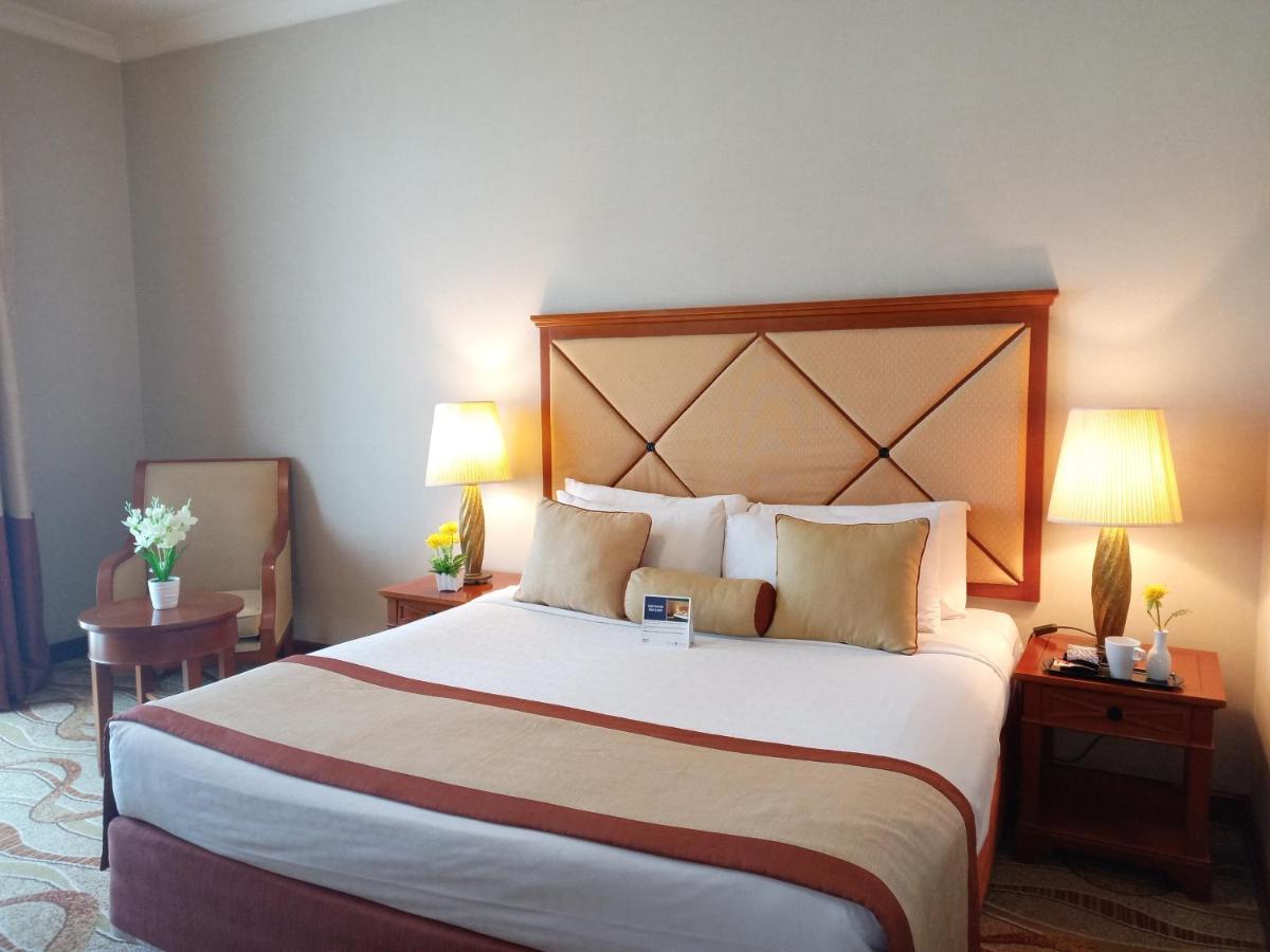 Al Diar Capital Hotel Abu Dhabi Buitenkant foto