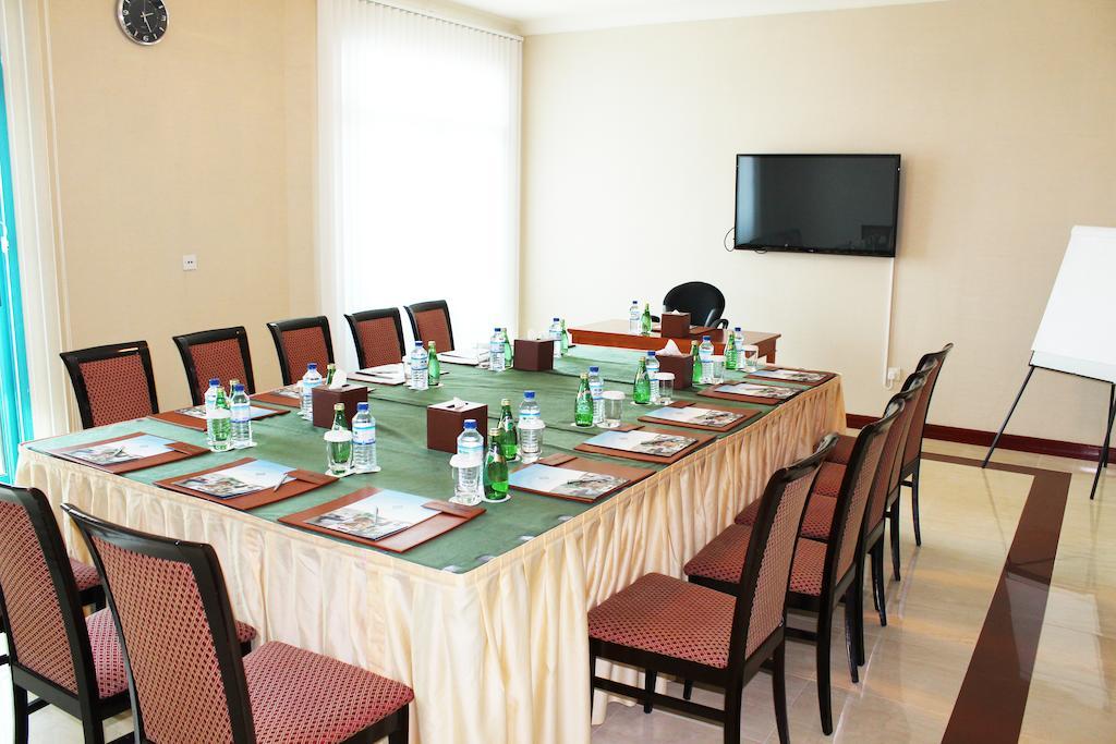 Al Diar Capital Hotel Abu Dhabi Buitenkant foto