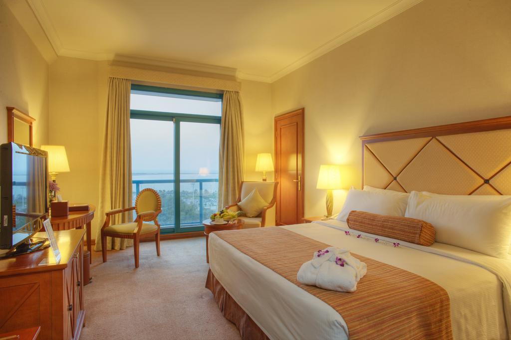 Al Diar Capital Hotel Abu Dhabi Buitenkant foto